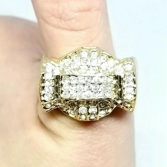 Clear Rhinestone Large Abstract Bow Gold Tone Ring - Picture 7 of 7